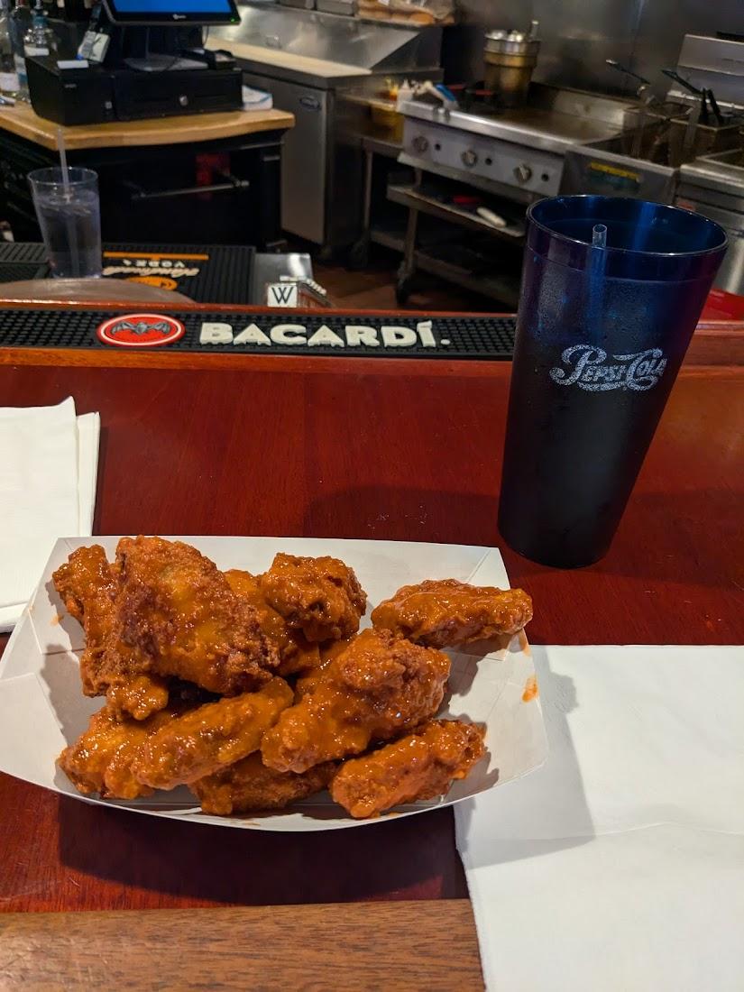Boomerangs Bar & Grill
