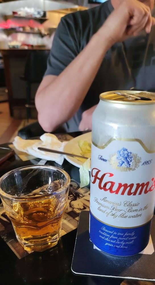 Boomerangs Bar & Grill